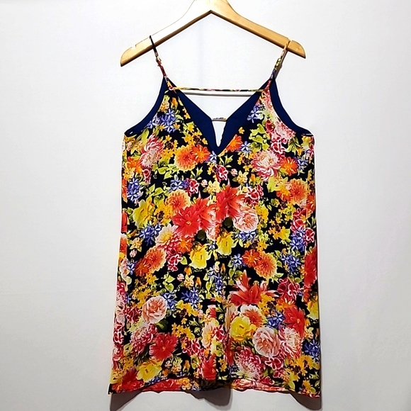Forever 21 Contemporary Floral Top - Picture 7 of 12